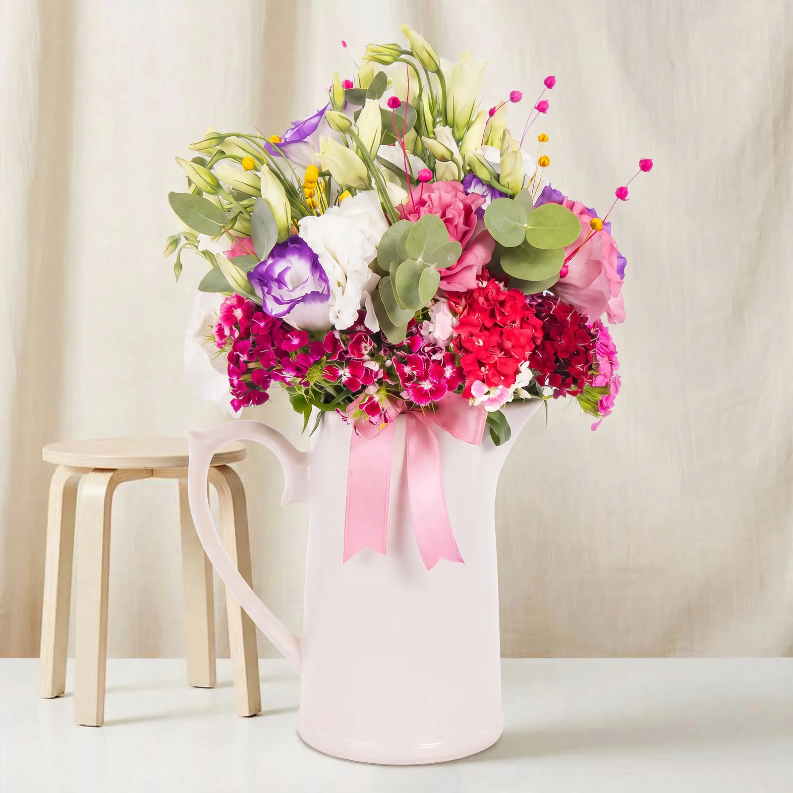 Elegant Pitcher Lisiyantuslar
