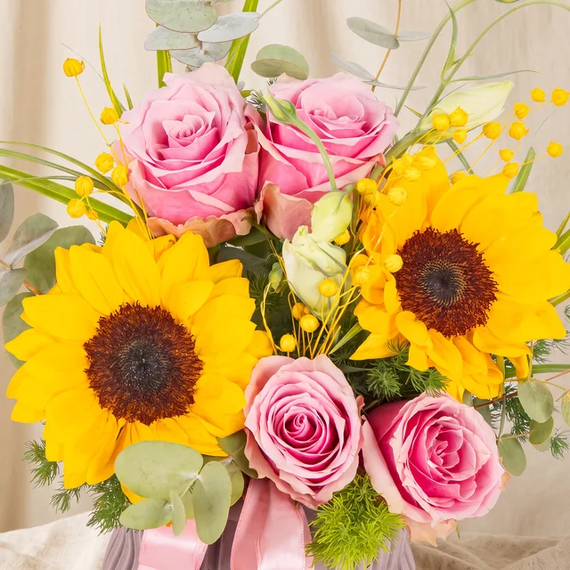 Sunny Bloom Gül Aranjmanı
