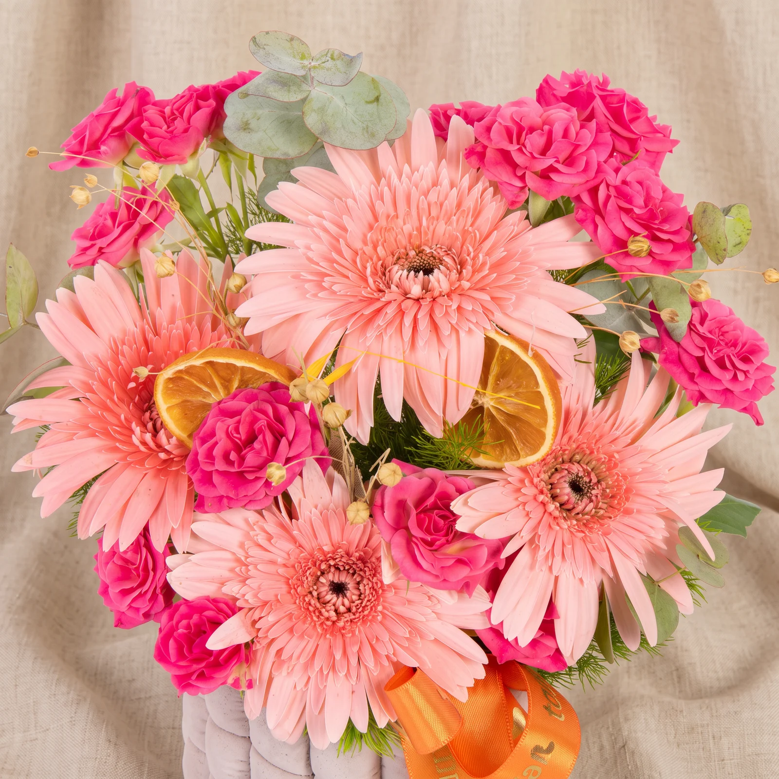 Coral Checkered Gerbera Aranjmanı