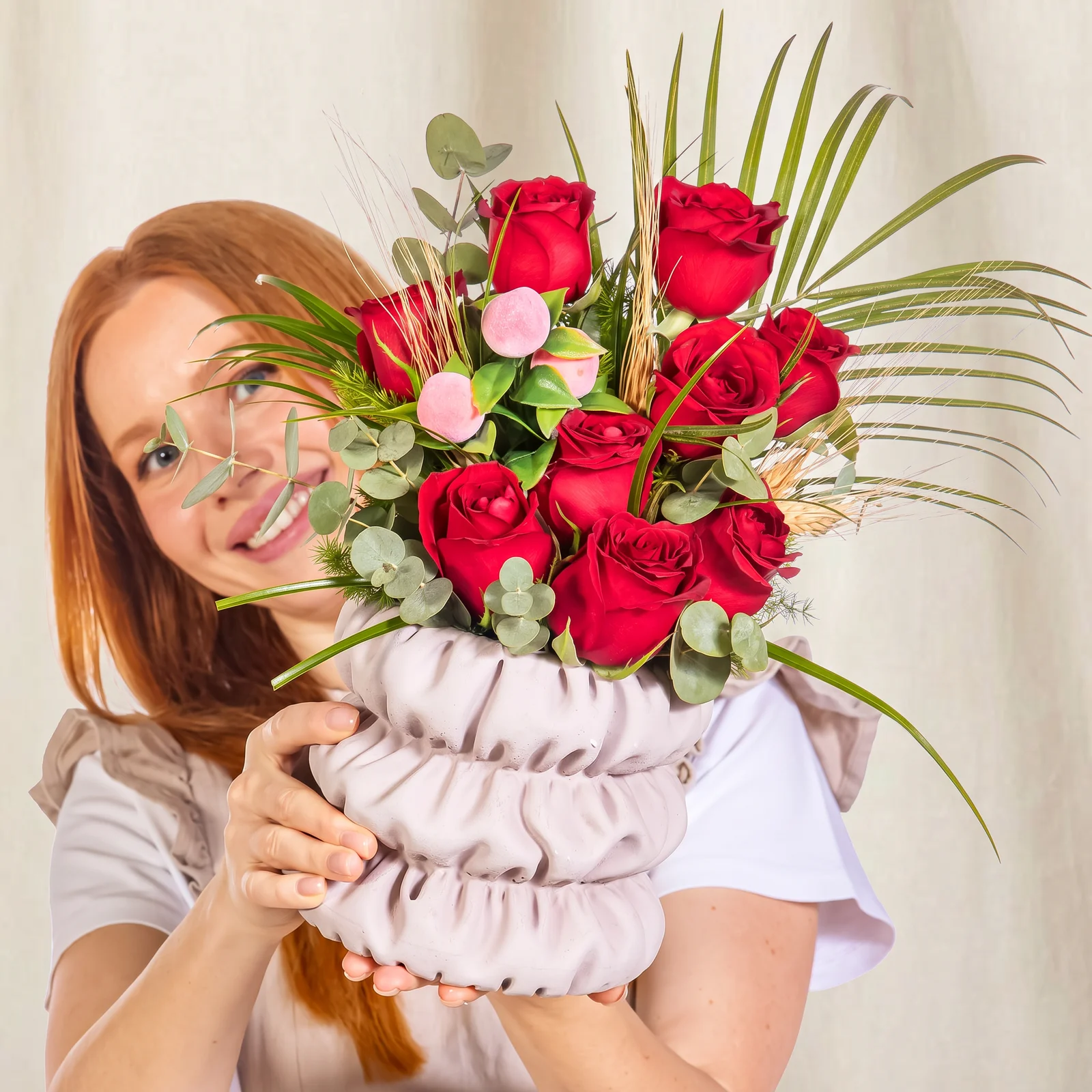 Peachy Red Kırmızı Gül Aranjmanı