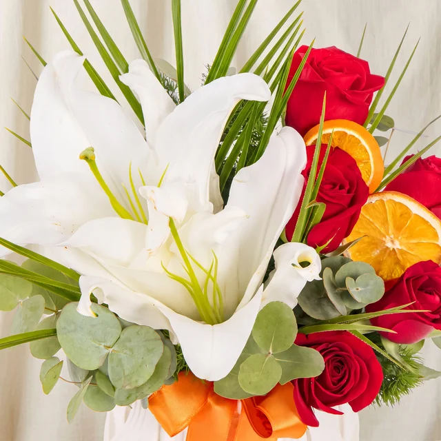 Imperial White Rose Lilyumları